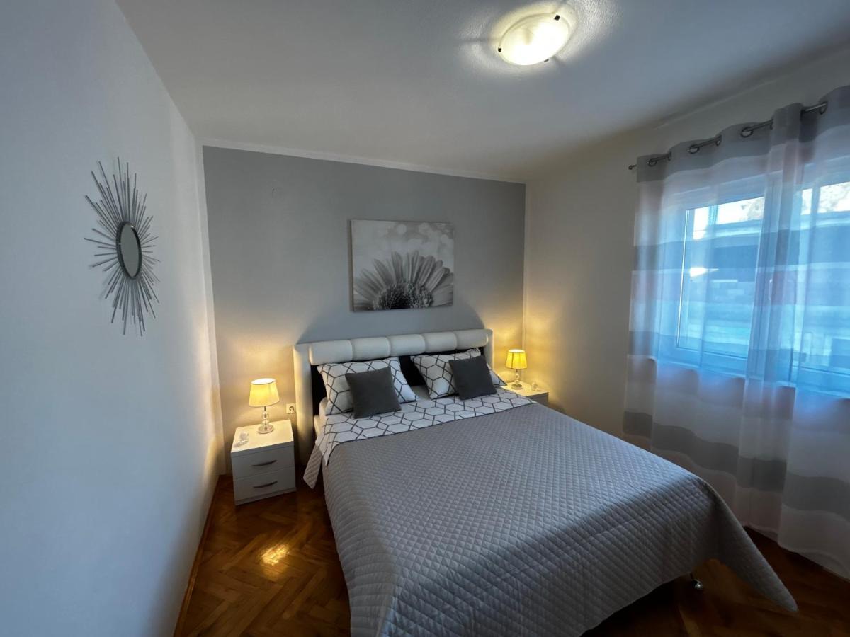 Apartment One Split Extérieur photo