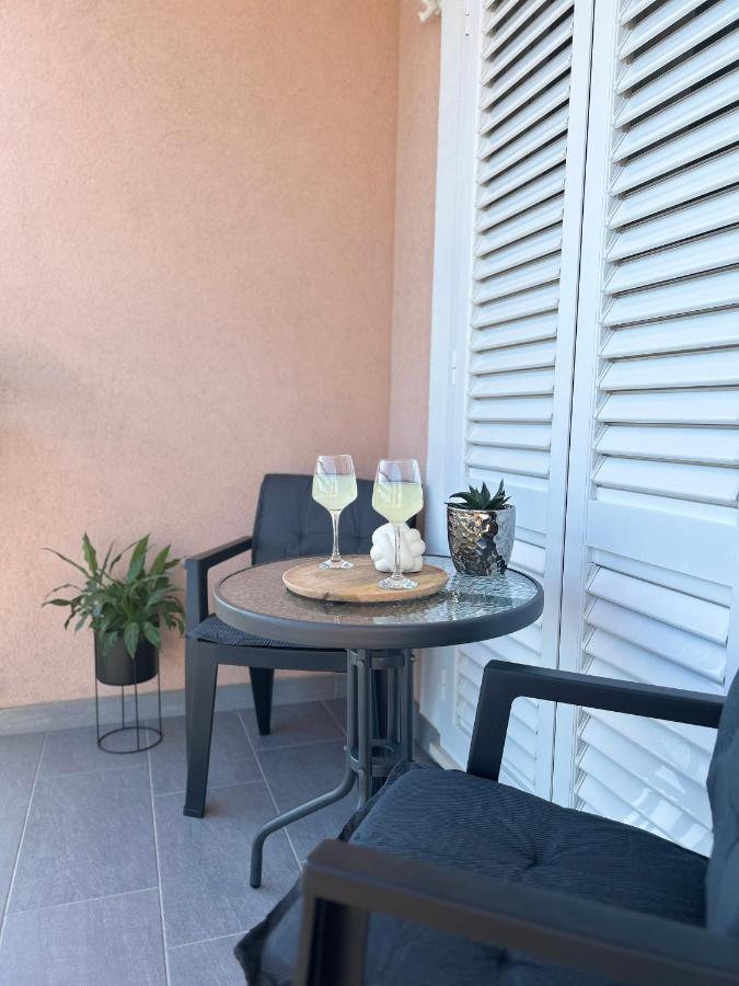 Apartment One Split Extérieur photo